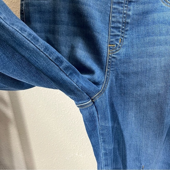 SPANX x REVOLVE Seamed Front Wide Leg Jean in Vintage Indigo 20407R - Picture 7 of 11